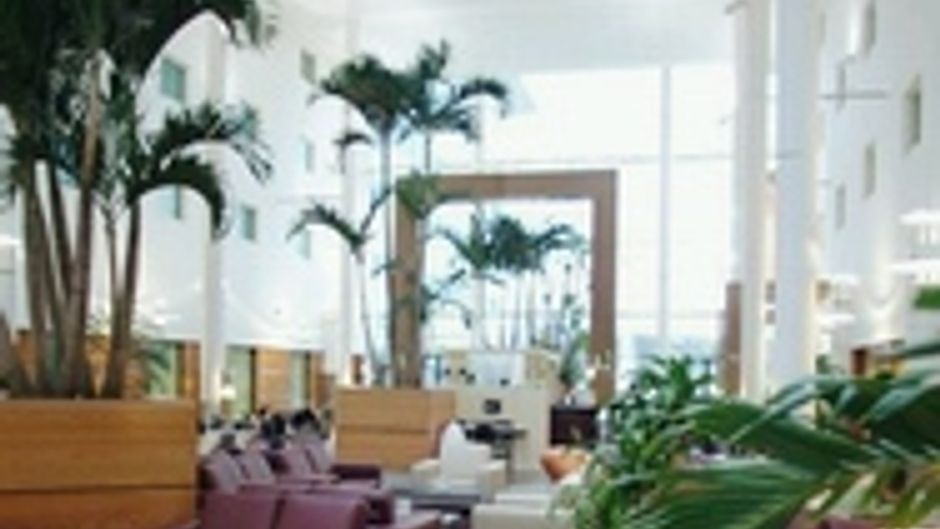 Arora Hotel Gatwick Lobby