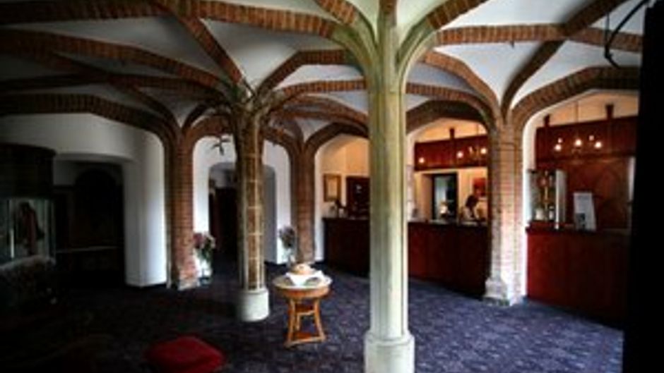 Paszkowka Palace Hotel Lobby