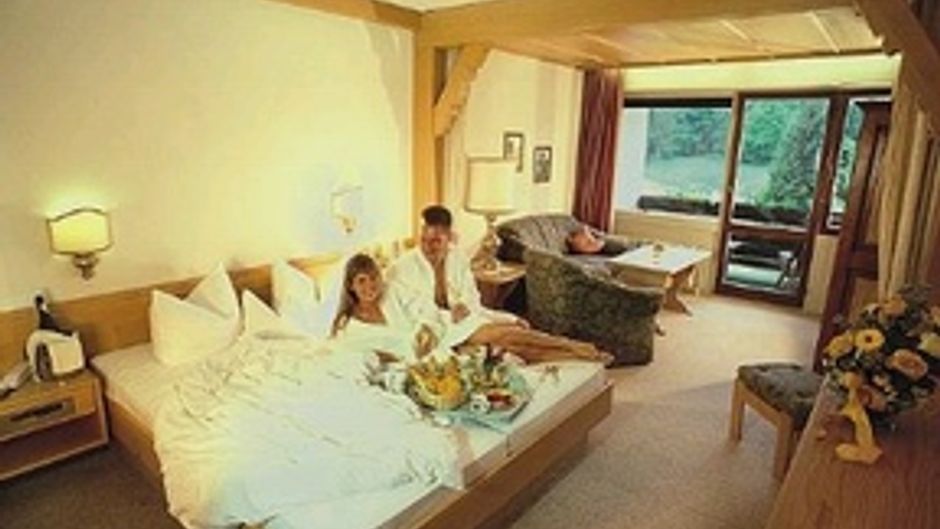 Alm-& Wellnesshotel Alpenhof Room