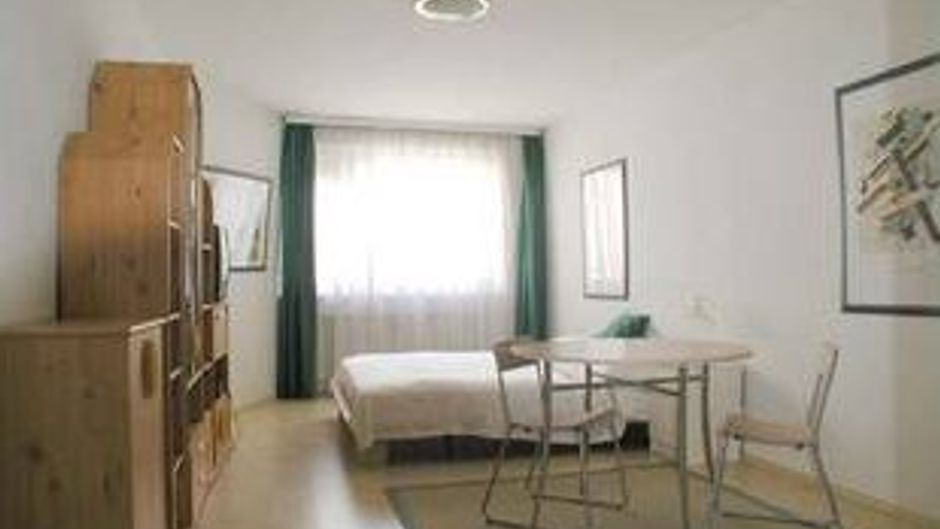 Dr Riess Apartments Room