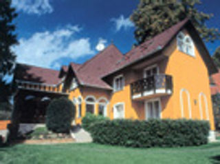 Uhu Villa Hotel & Restaurant