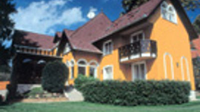 Uhu Villa Hotel & Restaurant