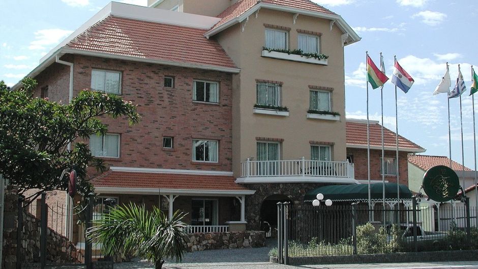 Villa Morra Suites Exterior