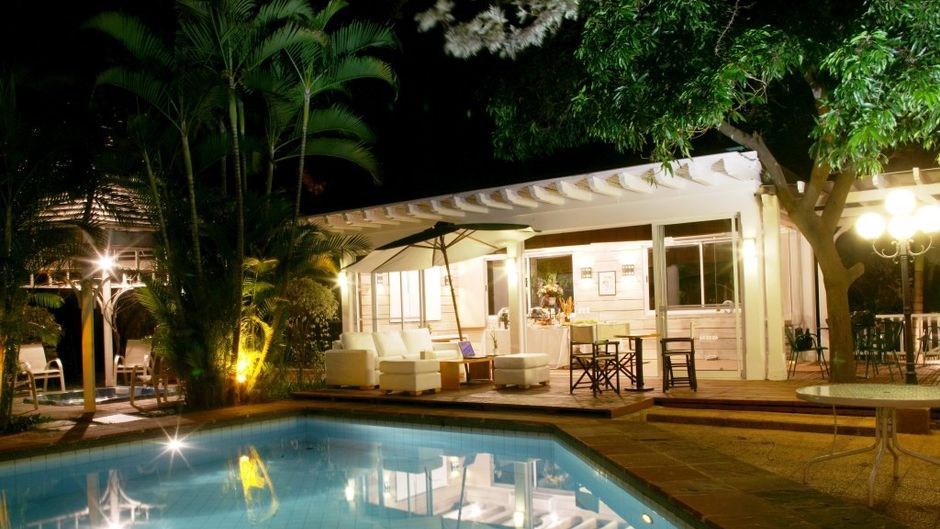 Villa Morra Suites Pool
