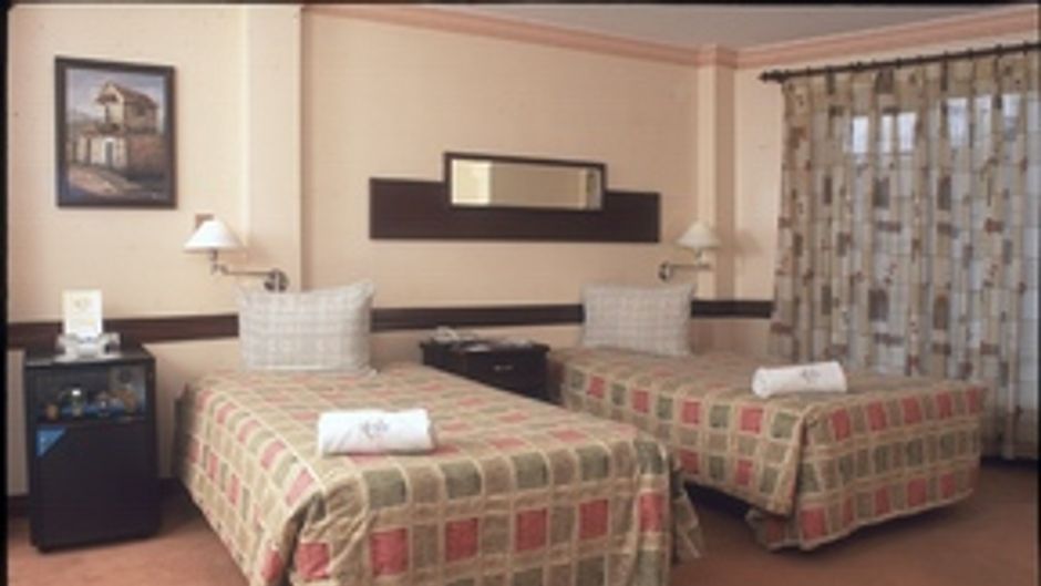 Hotel LP Columbus La Paz Room