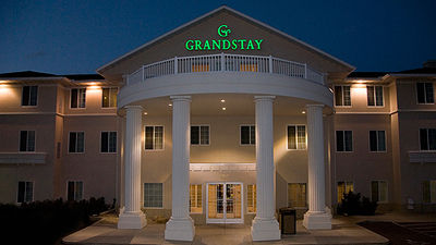 River Hills Hotel & Suites