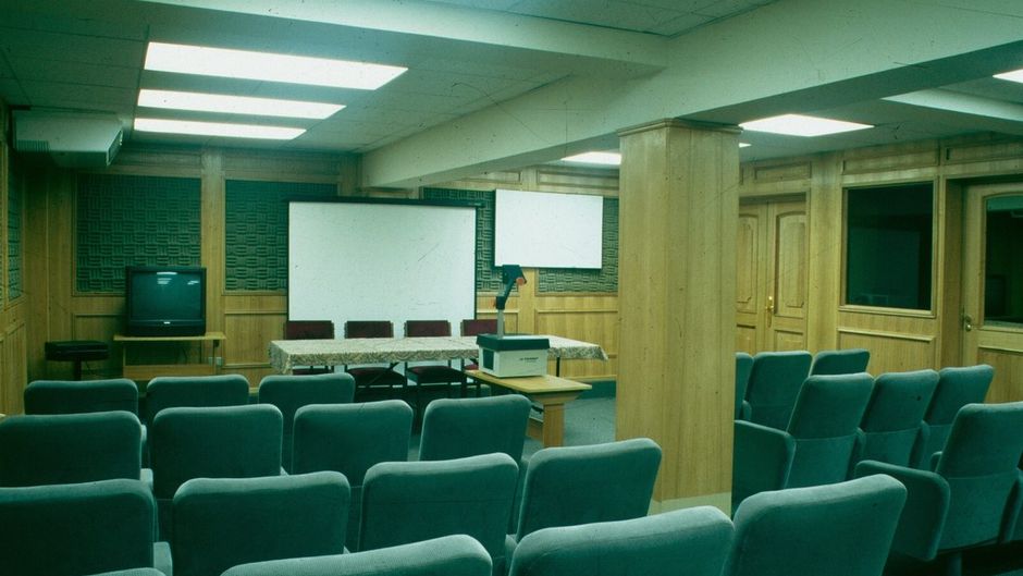 O'GRIMM  Hotel Meeting