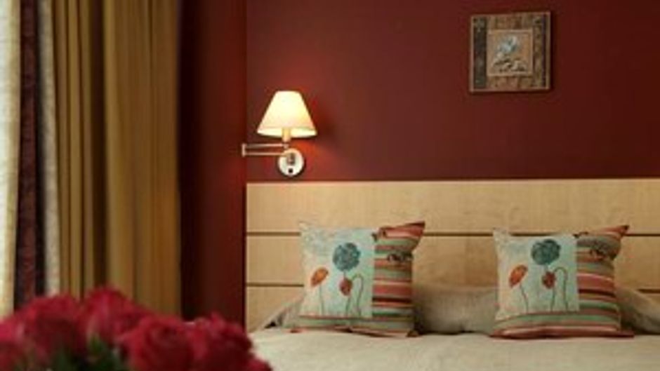 Royal Square Hotel & Suites Room