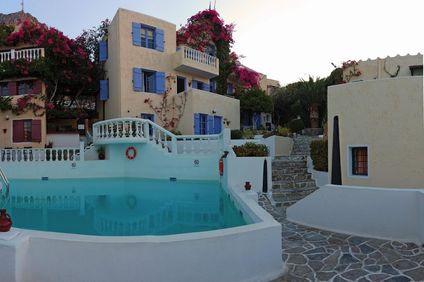 Korifi Suites & Apartments