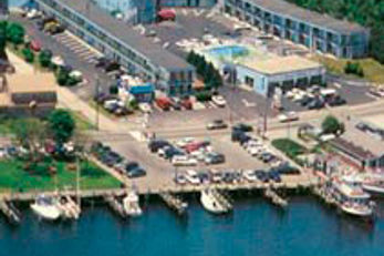 Hyannis Holiday Motel