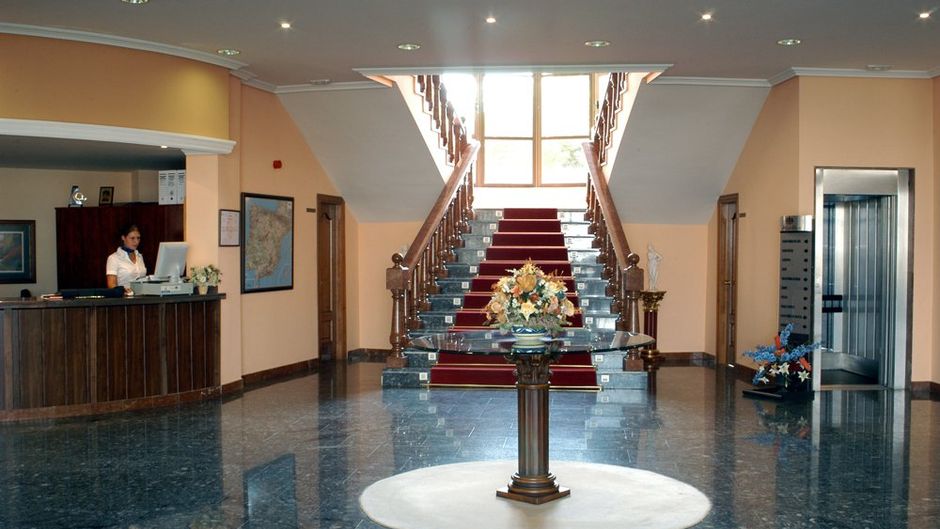 Hotel Emperatriz III Lobby