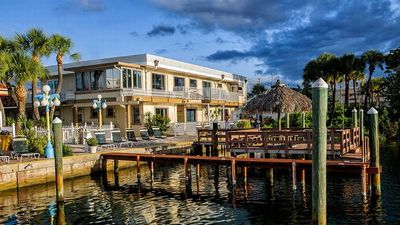 Bayview Plaza Waterfront Resort