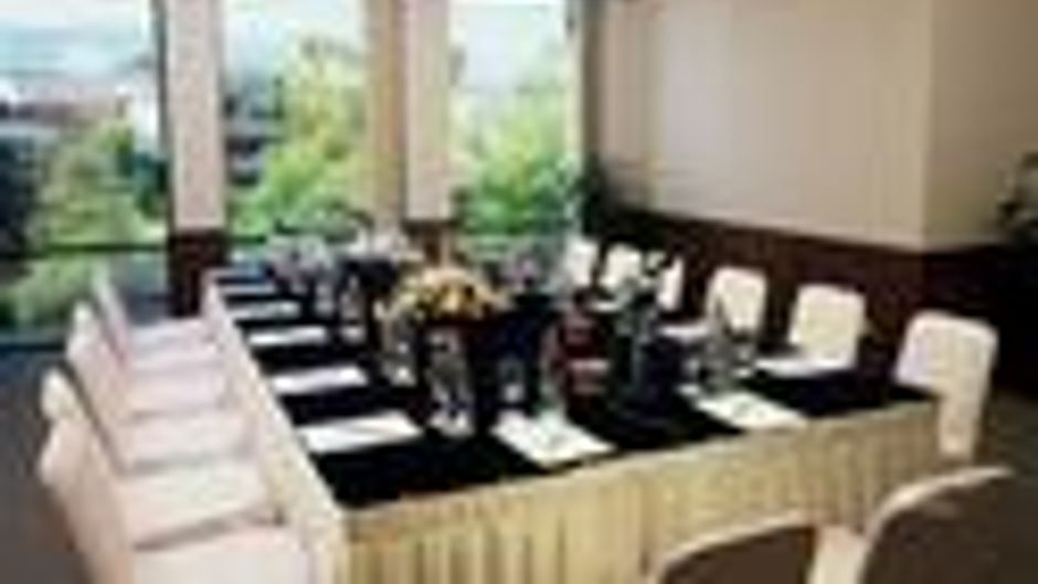 Amora Hotel Tapae Meeting