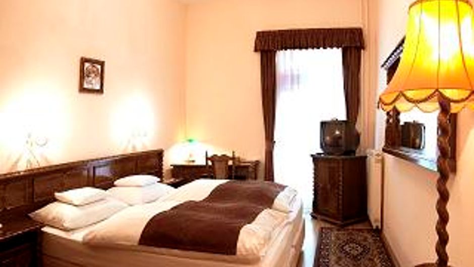 Tisza Hotel Room
