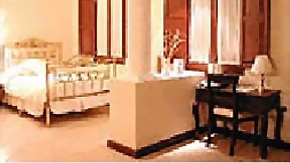 De La Parra Hotel Room