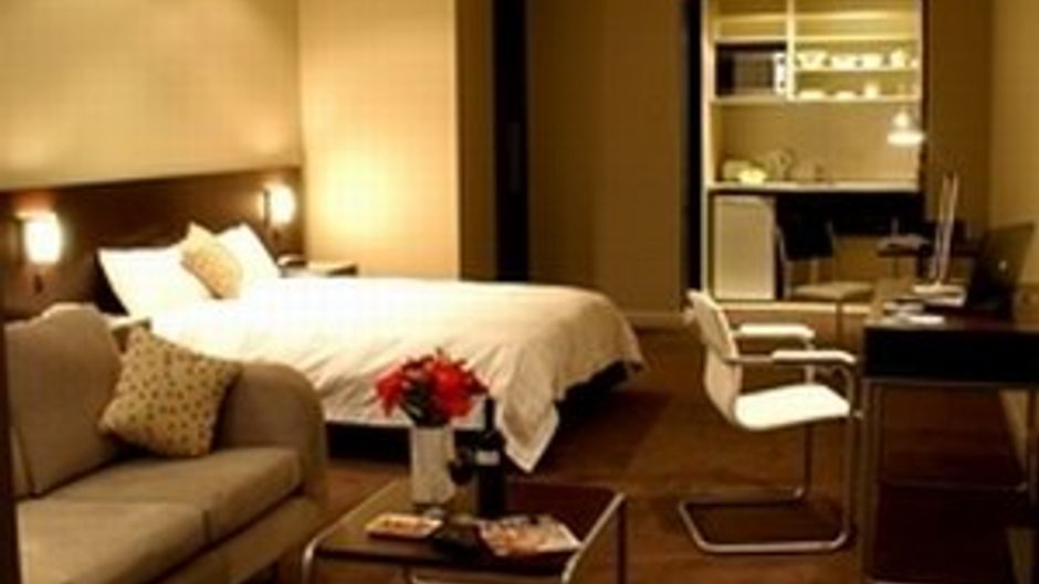 Mantra Hindmarsh Square Room