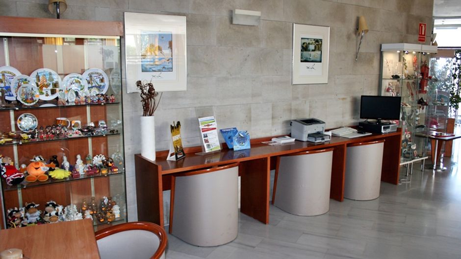 Hotel Husa Alaquas Lobby