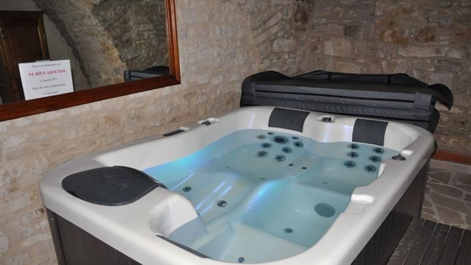 Chateau La Fleunie Spa