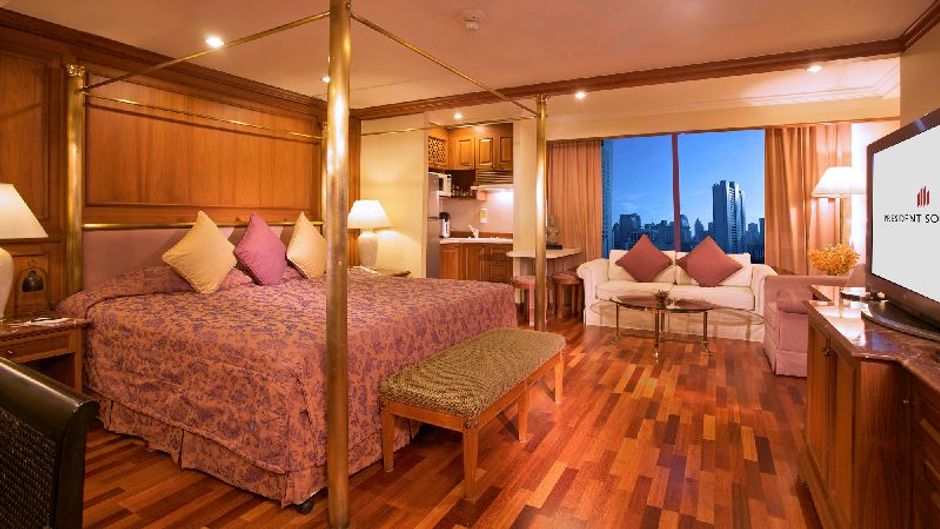 President Solitaire Suites Room
