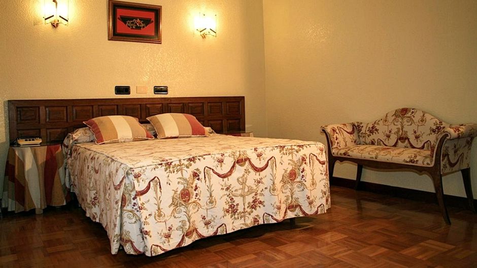 Las Vegas Burgos Room