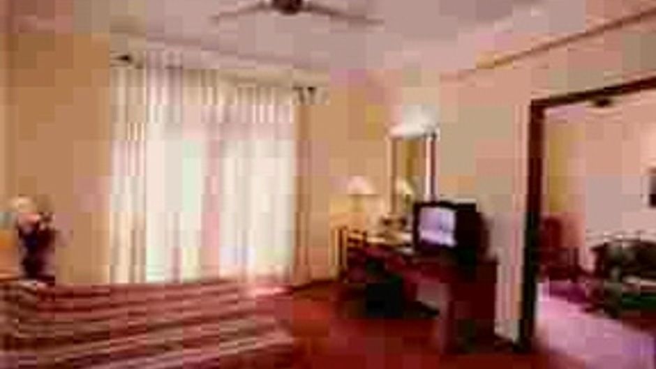 The Legend Inn Suite