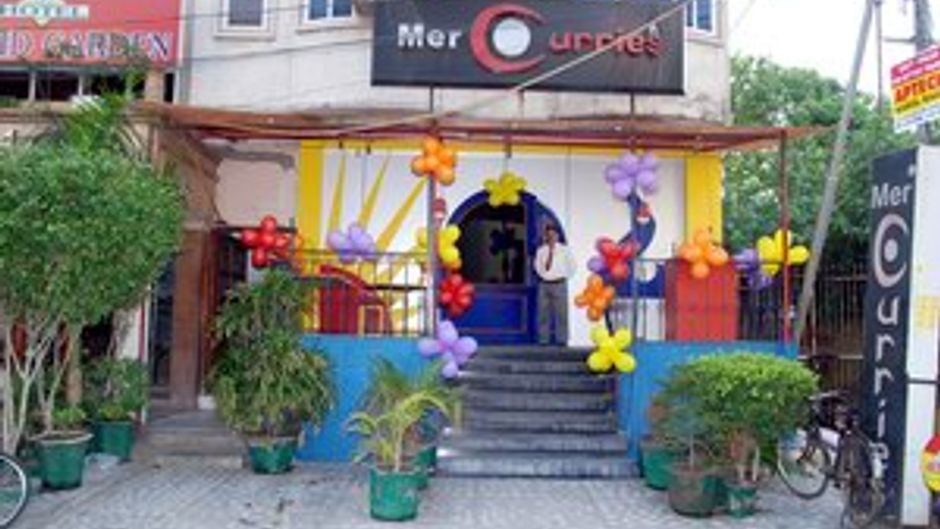 A New Delhi Orchid Garden Hotel Restaurant