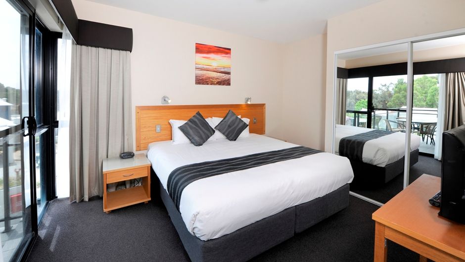 Assured Ascot Quays Apartment Hotel Room