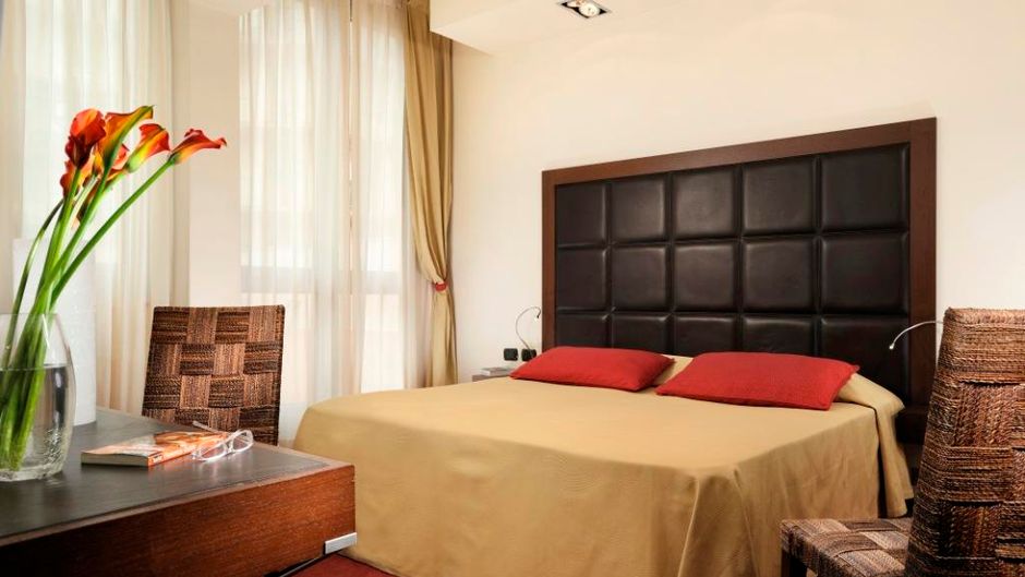 Athenaeum Hotel Room