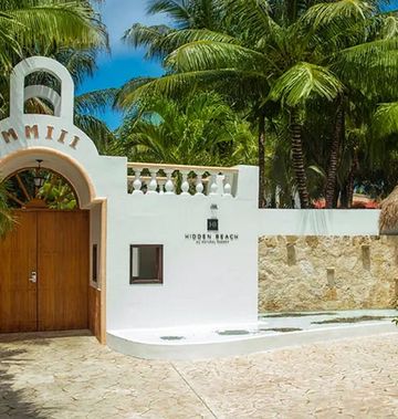 Hidden Beach Resort, Au Naturel Club