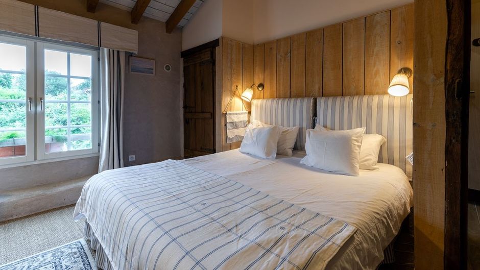 Domaine De Bassilour Chateaux Room