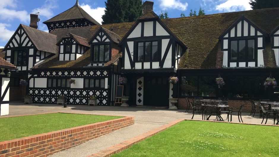 Hever Hotel Exterior