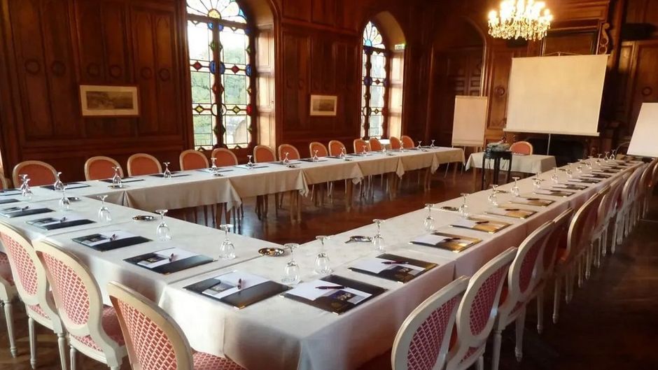 Chateau de Maulmont Meeting