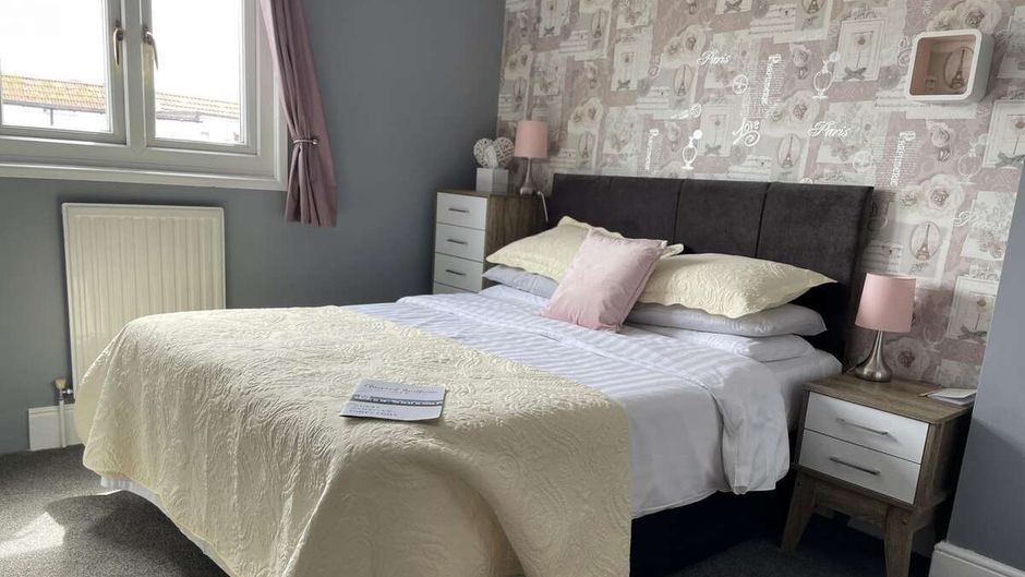 Cherwood Hotel Room