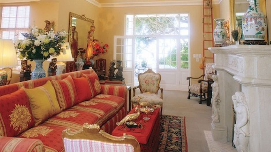 Colona Castle Lobby