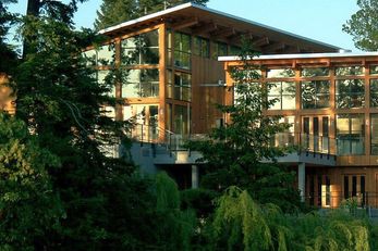 Brentwood Bay Resort & Spa
