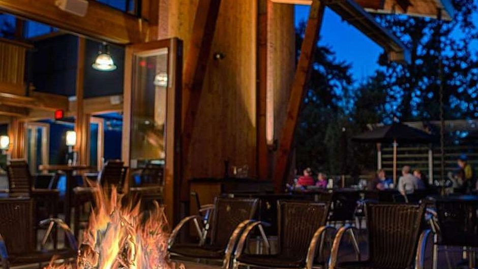 Brentwood Bay Resort & Spa Restaurant