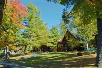 Grand Pines Resort & Motel on Round Lake