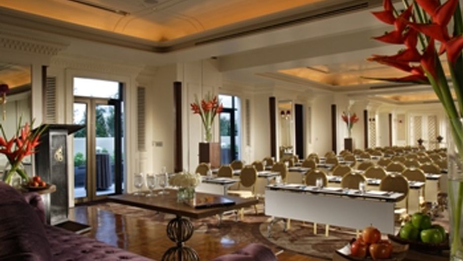 Lebua at State Tower Meeting