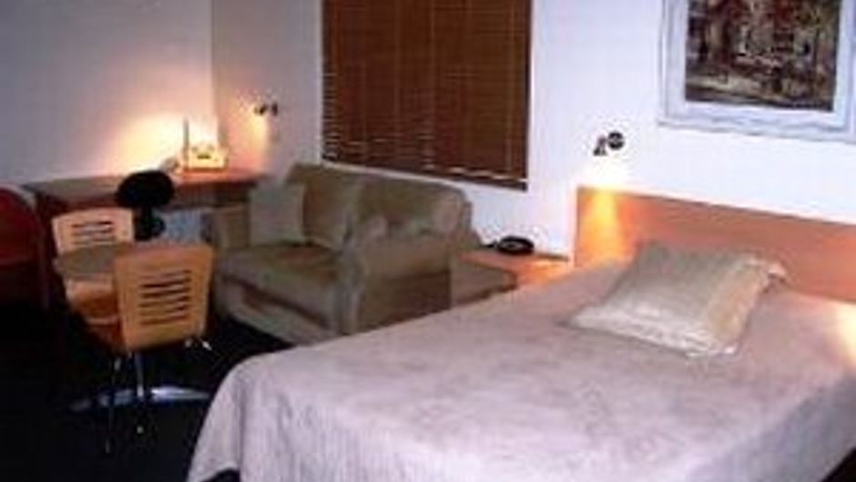 Aston Hill Motor Lodge Room
