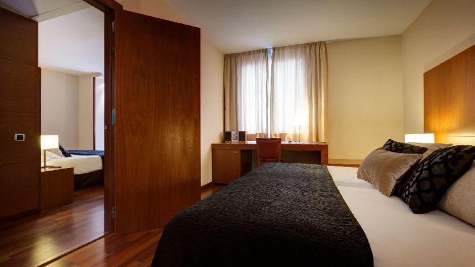 Acevi Villarroel Hotel Room