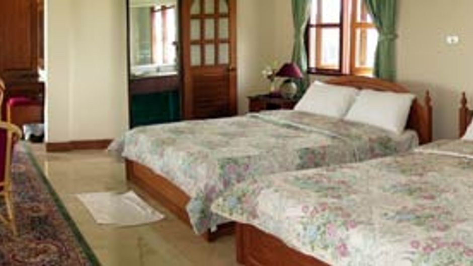 Golden Cupids Hotel Suite