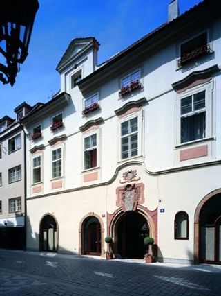 The Iron Gate Hotel & Suites