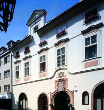 The Iron Gate Hotel & Suites