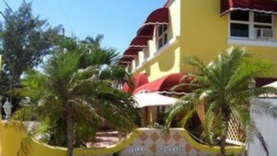 Villa Sinclair Beach Suites & Spa