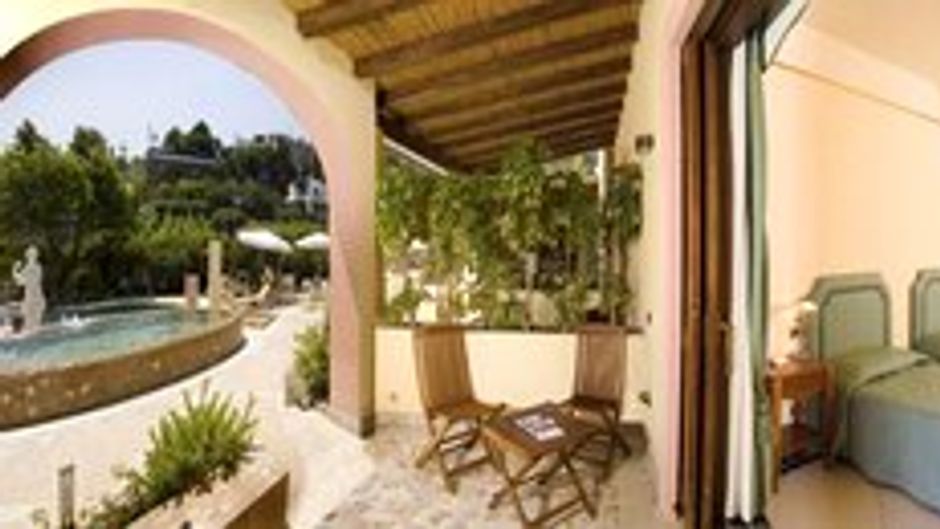 Hotel Tritone Room