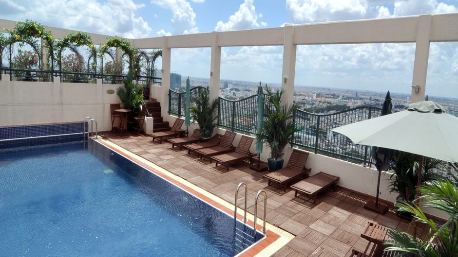 Windsor Plaza Hotel Pool