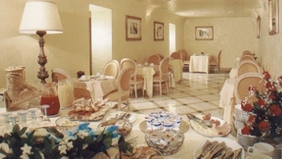 Hotel Champagne Garden Banquet