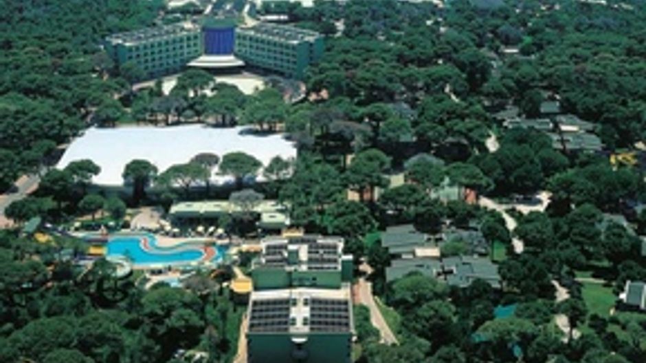 Maritim Pine Beach Resort Exterior