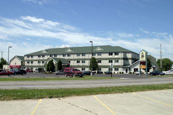 Commodore Perry Inn & Business Center
