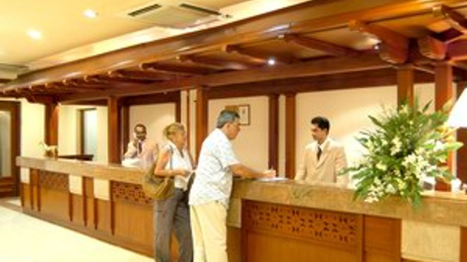 Earl's Regency Lobby